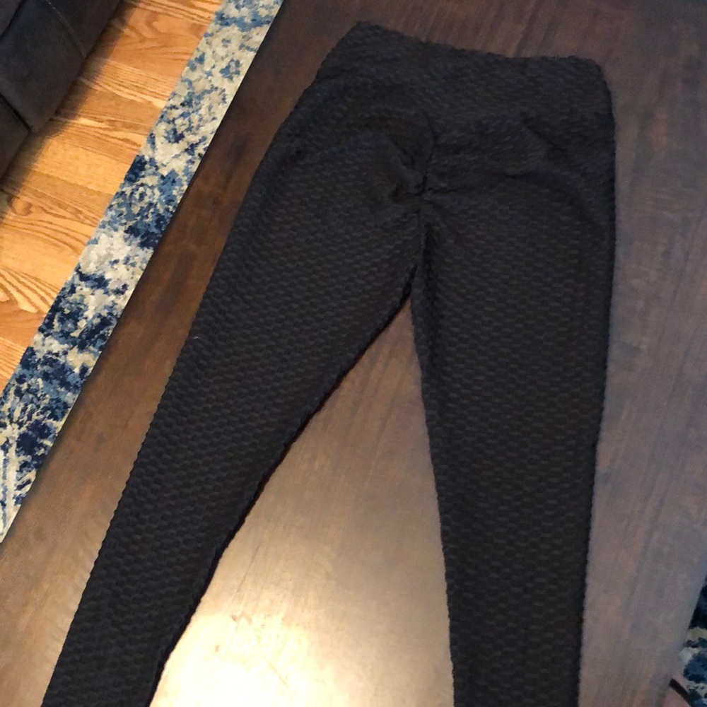 Black workout leggings - Picture 3 of 3